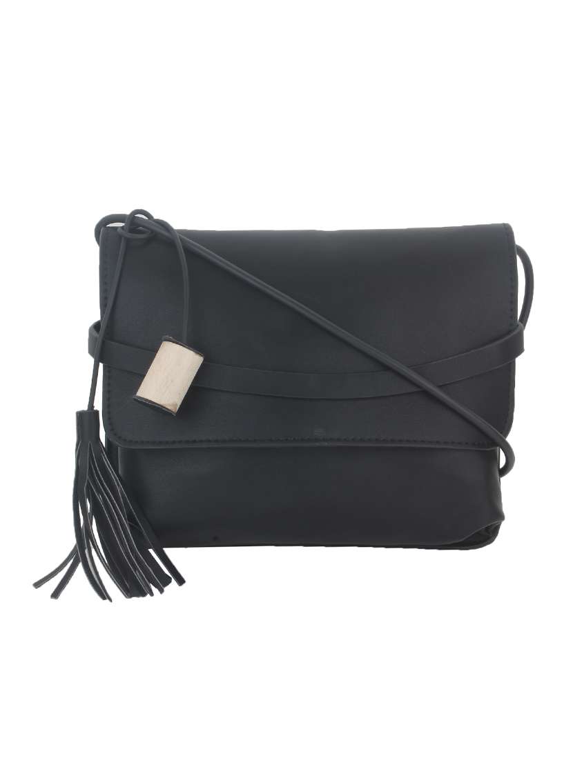 black solid regular sling bag