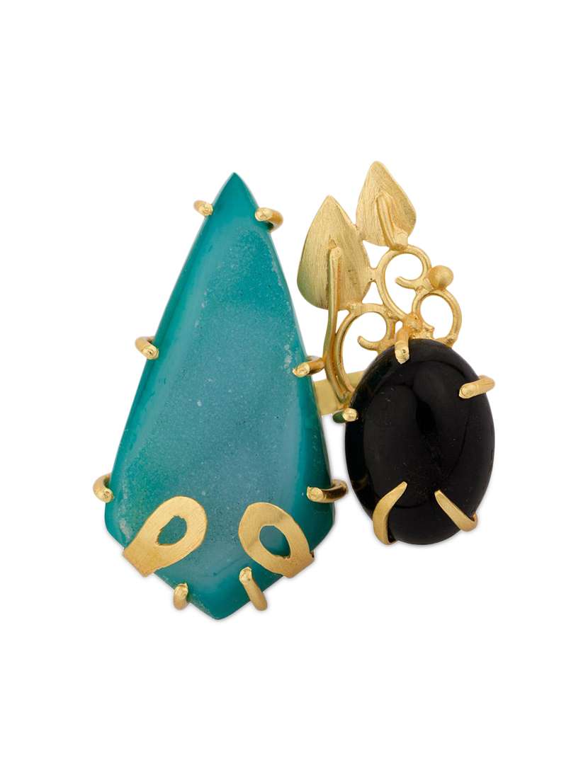 golden  metal hand ring