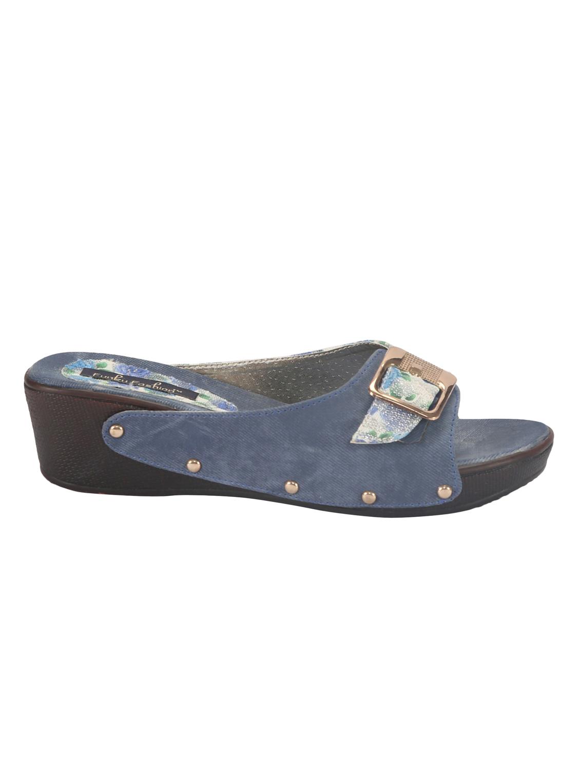 blue canvas wedge - 12084404 -  Standard Image - 1