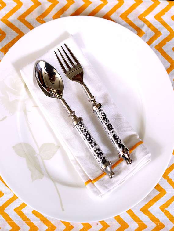 black & white beads dinner spoon set (set of 6)