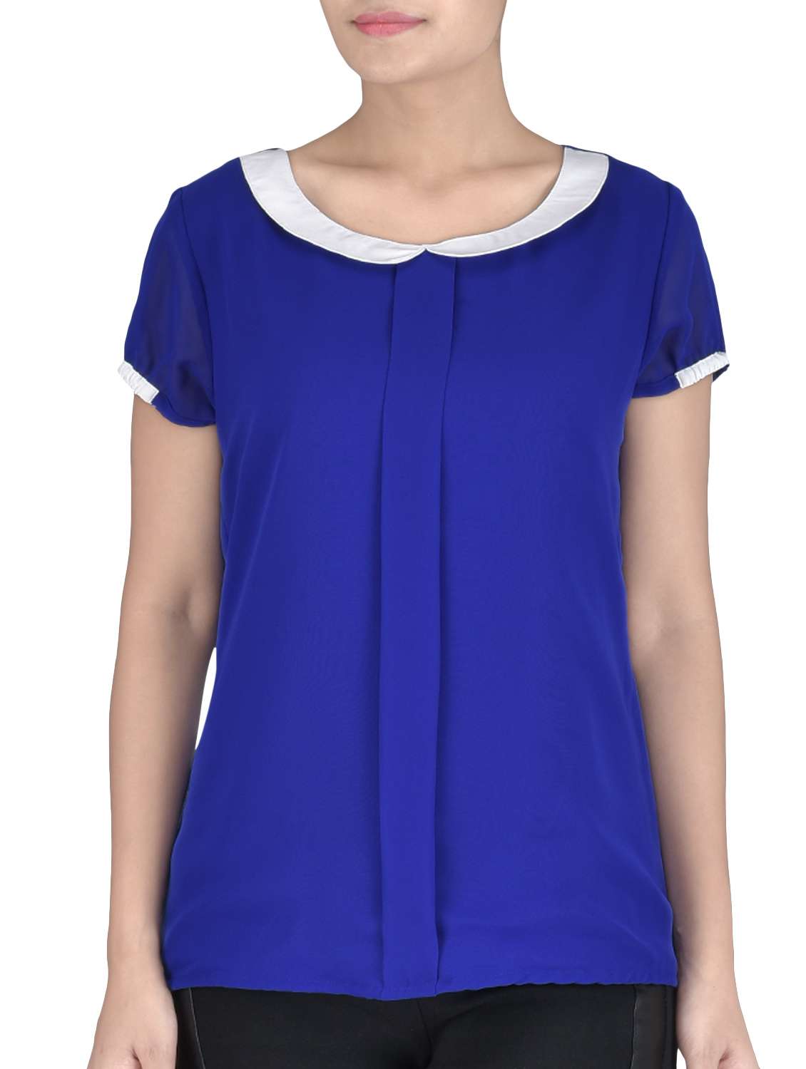 contrast peter-pan collar top