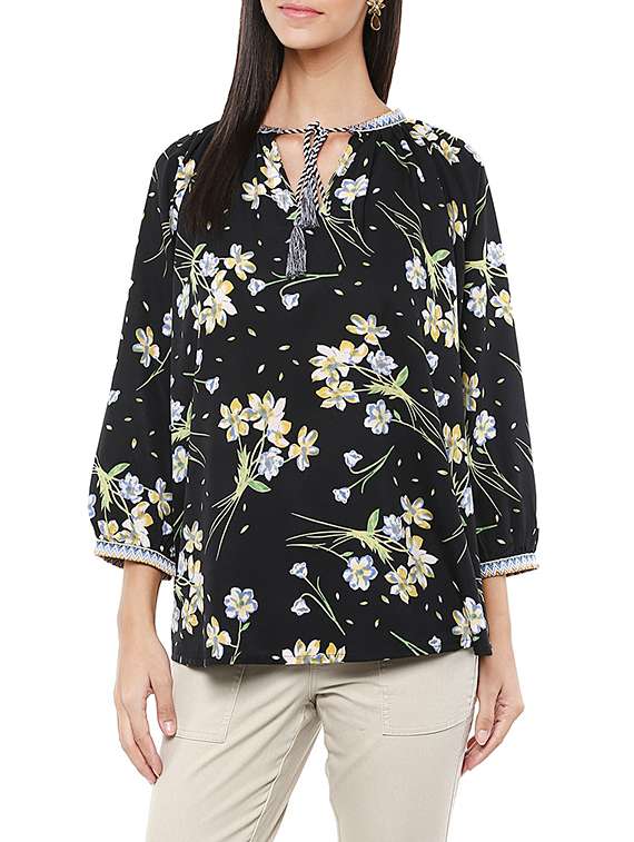black floral printed crepe regular top