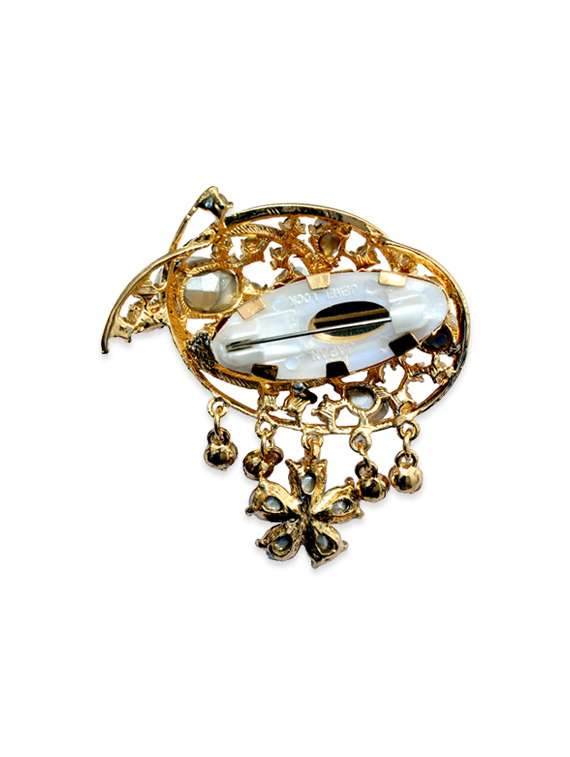 red metal brooch - 13328159 - Standard Image - 1