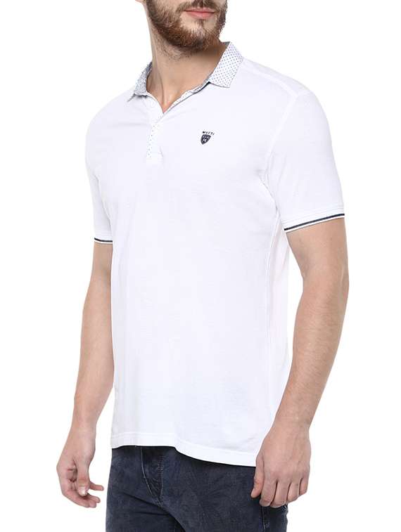 white cotton t-shirt - 13834935 -  Standard Image - 1