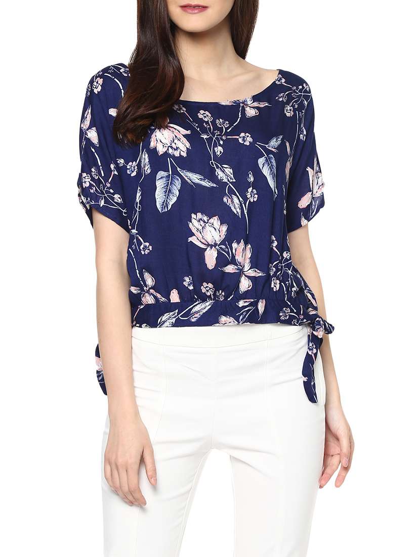 women's straight boat neck top