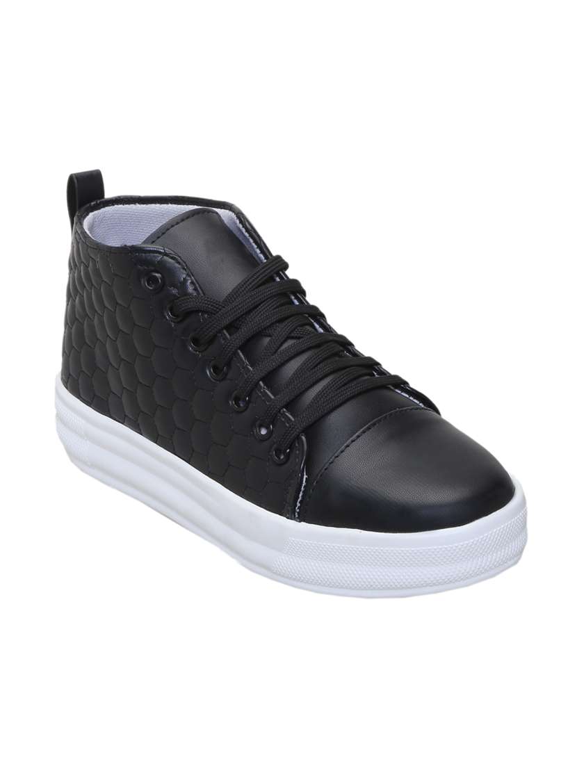 black plimsolls sneaker