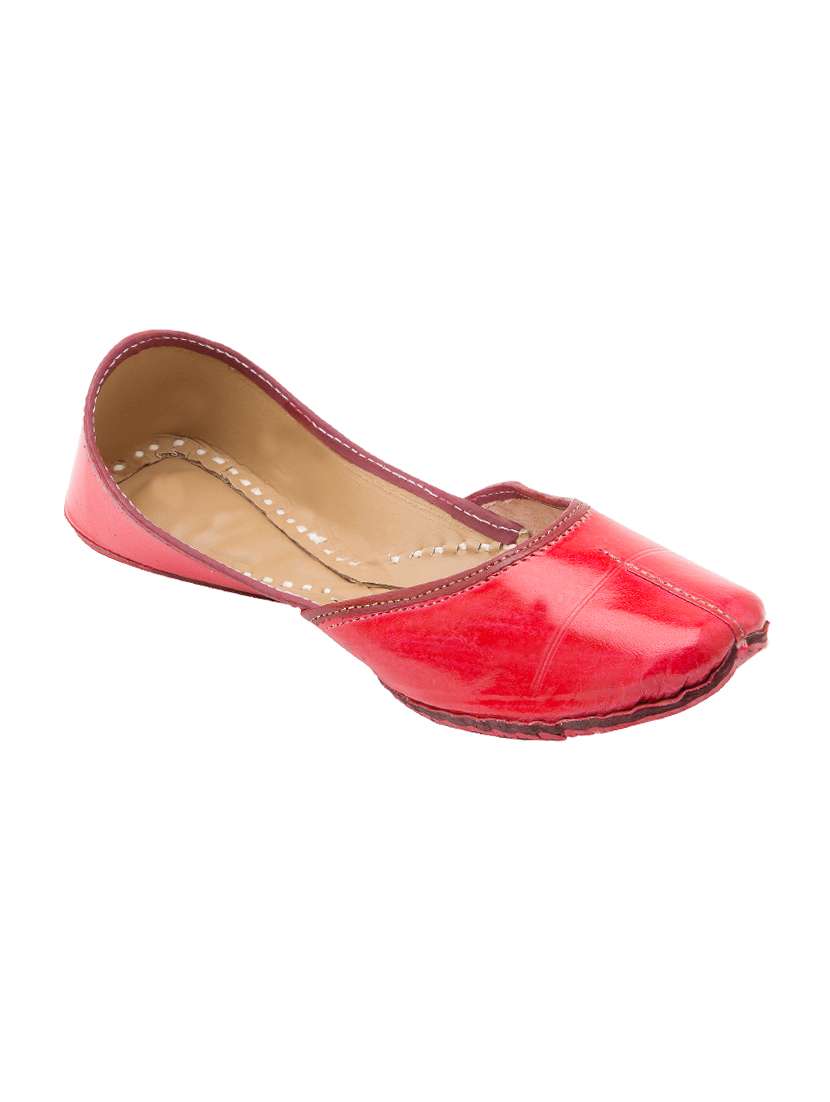 red leatherette slip on jutis & mojaris