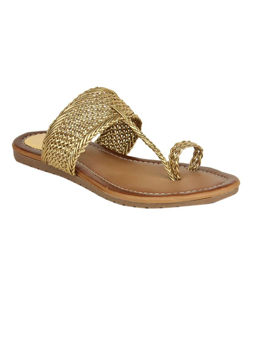gold one toe kolhapuri