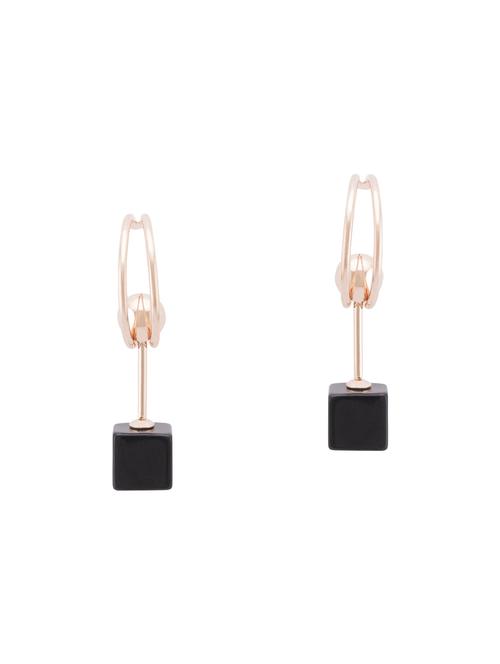 drop earrings - 14792267 -  Standard Image - 0