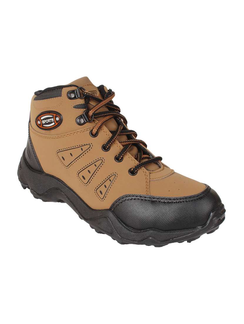 brown leatherette trekking shoe