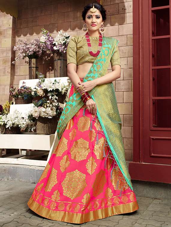 banarasi contrast flared lehenga