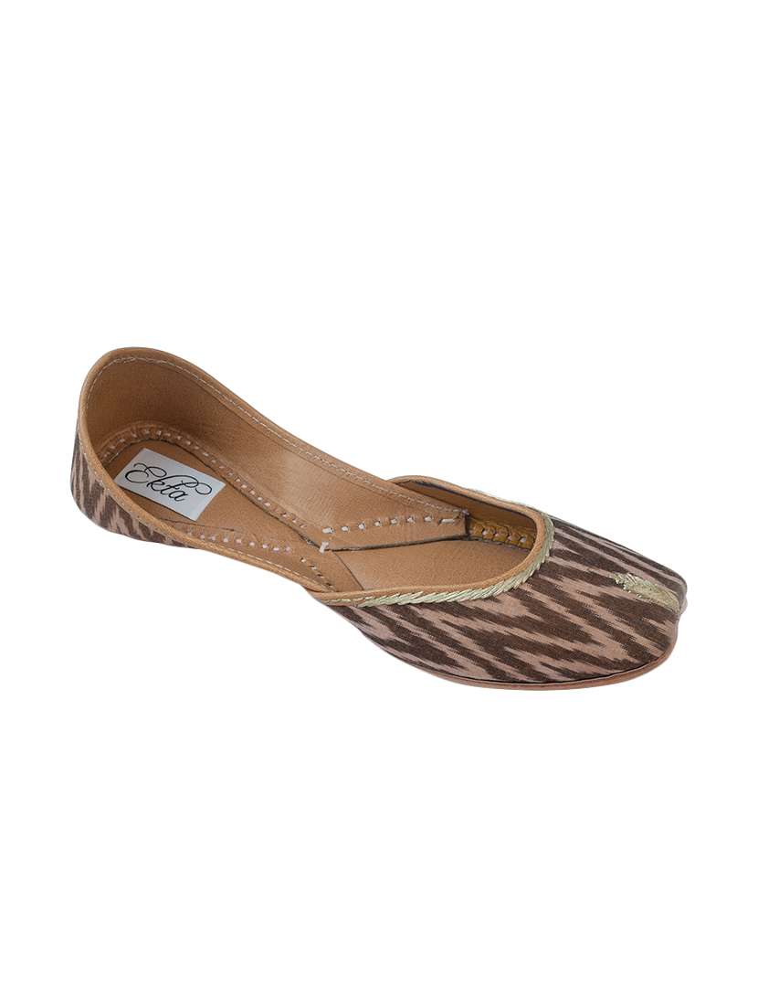 brown slip on jutis
