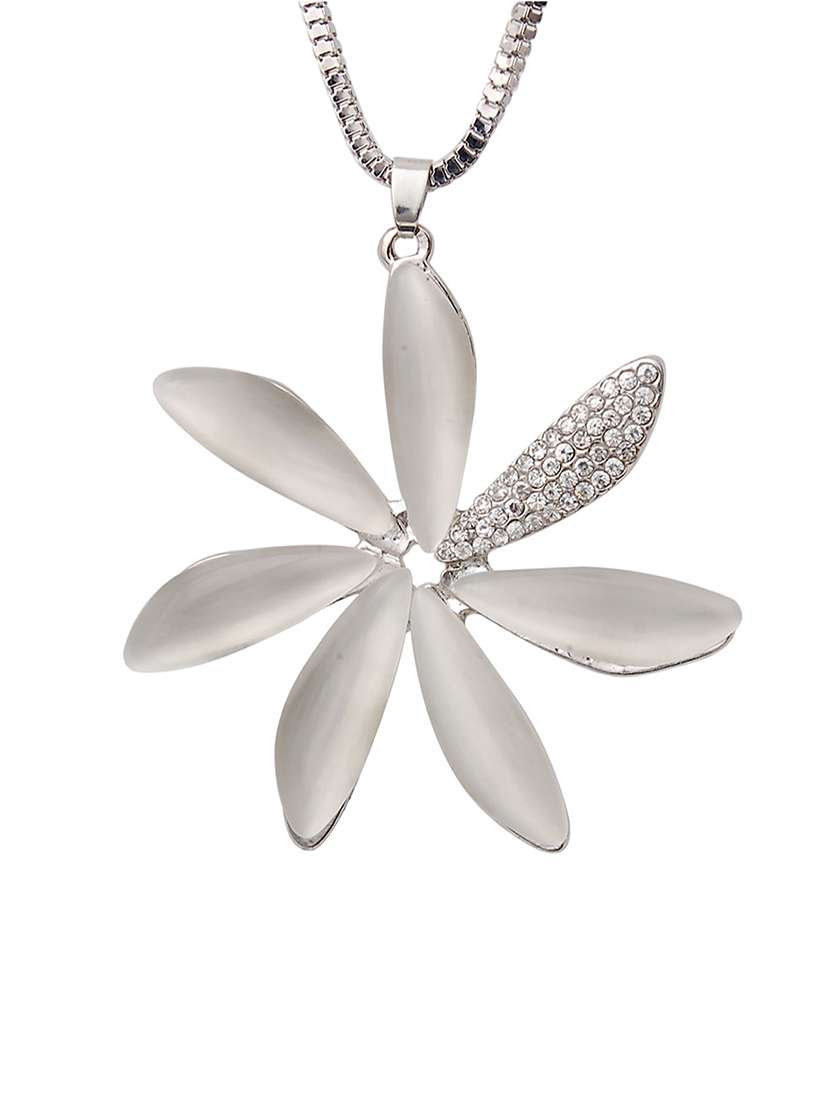 silver metal pendant