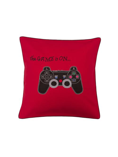 game on cushion cover - 14888023 - Standard Image - 0