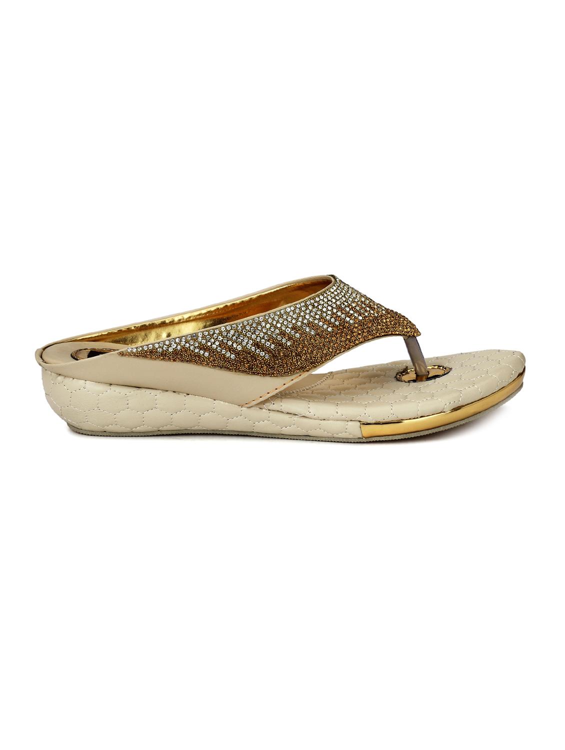 copper  toe separator  sandal - 14963429 -  Standard Image - 1