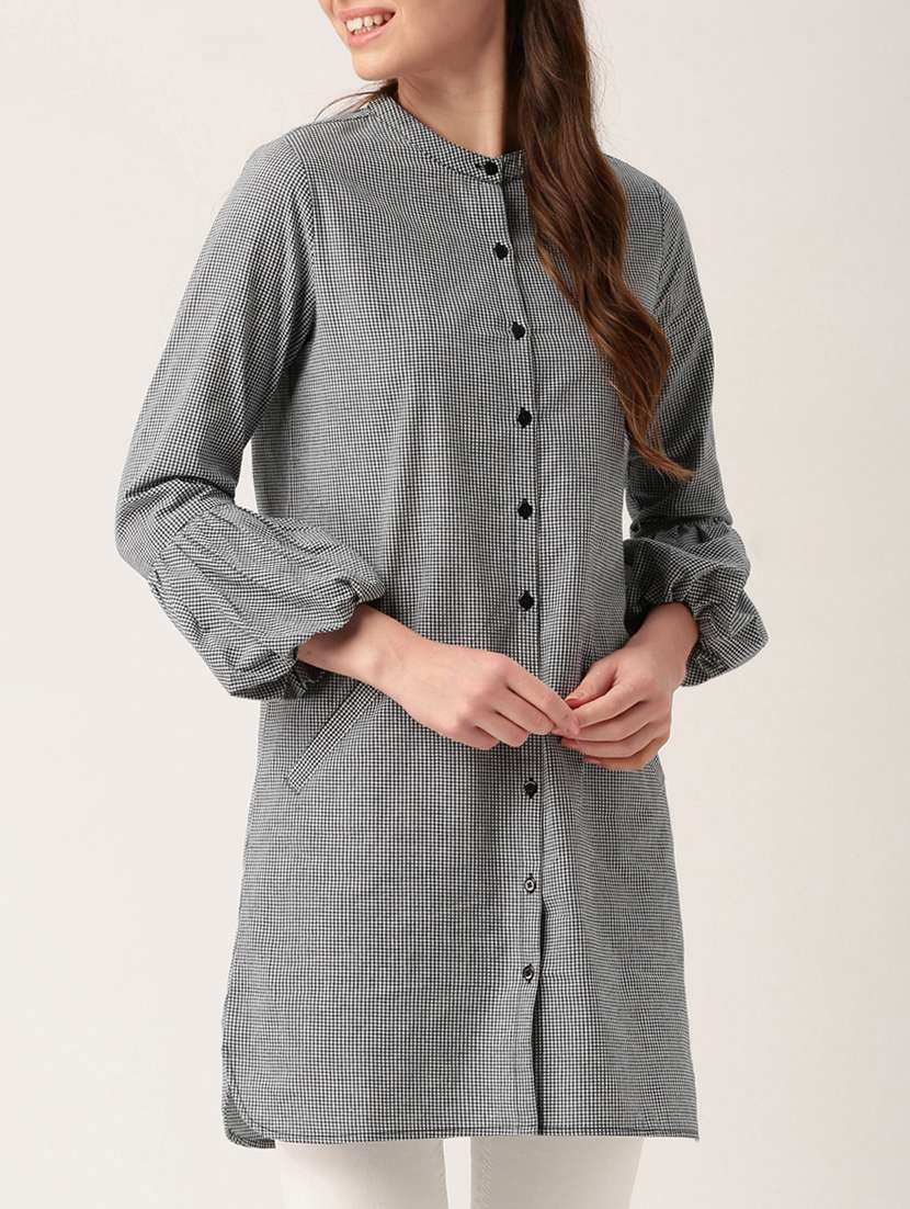 black cotton straight top