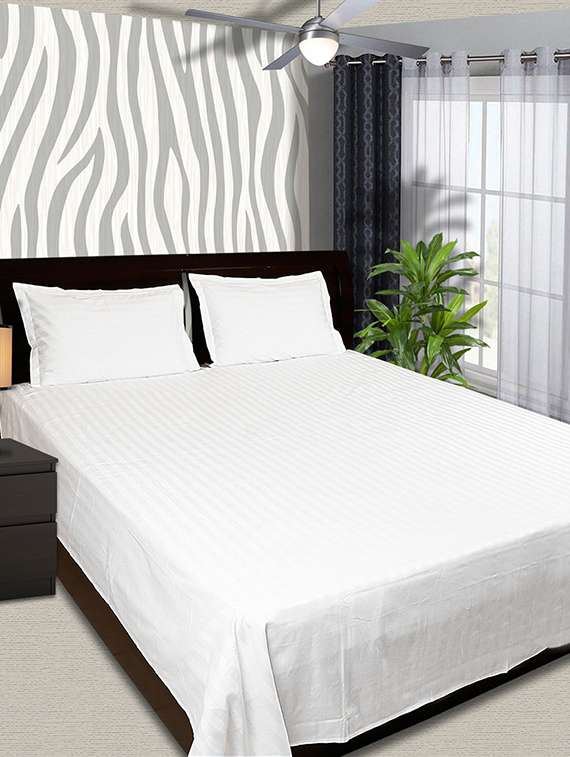 self striped double bedsheet with 2 pillow covers