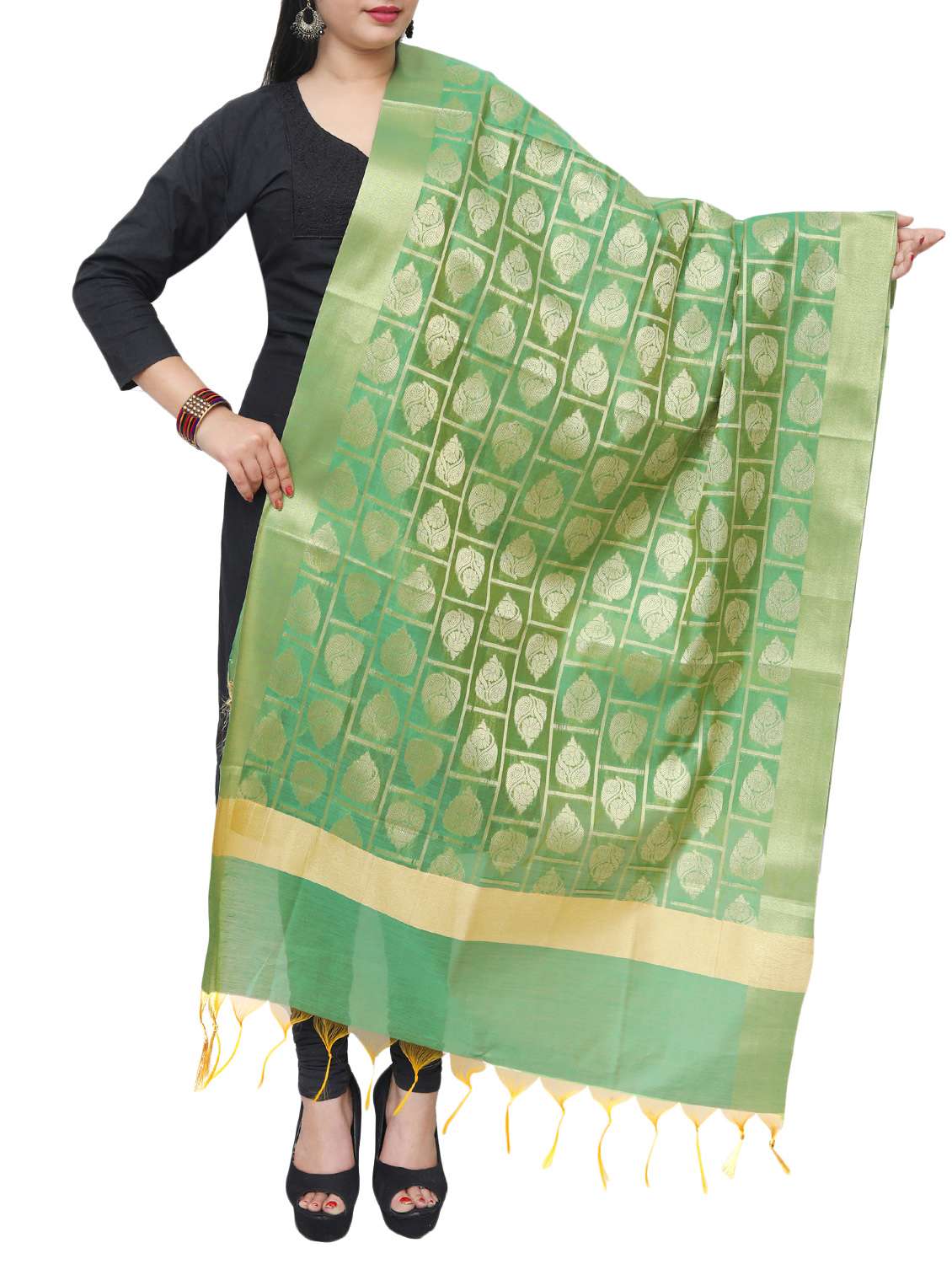 mehnadi banarasi dupatta