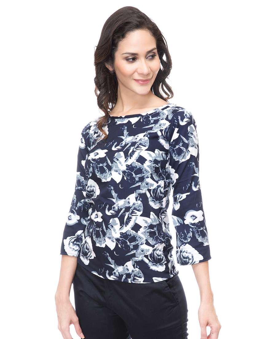 women's straight boat neck top