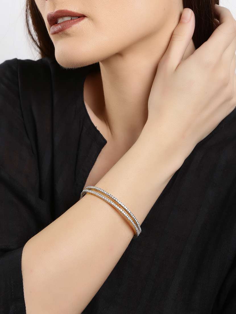 gold metal bangle