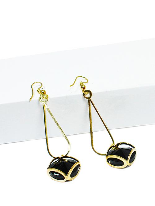 drop earrings - 15313928 -  Standard Image - 0