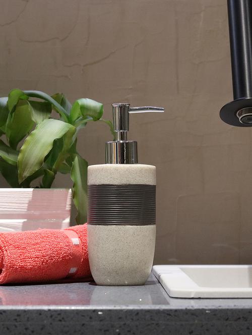 liquid soap dispenser, brown polyresin soap dispenser for kitchen, bathroom or common basin - 15327170 - Standard Image - 0