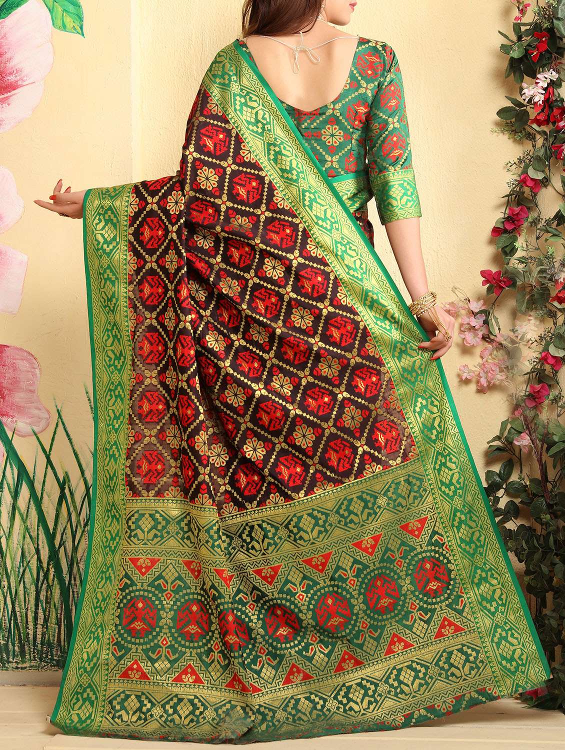 contrast border zari patola saree with blouse - 15378313 -  Standard Image - 1