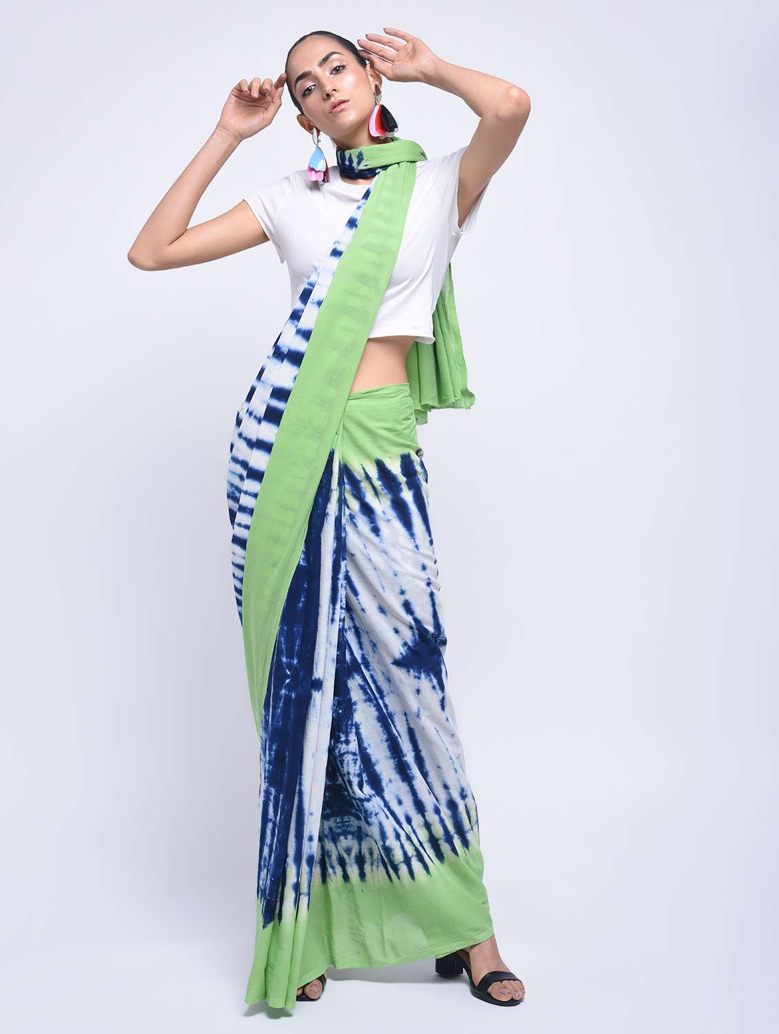 contrast border shibori saree with blouse