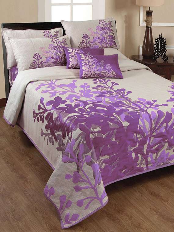 cotton printed bedcover with 2  pillow covers