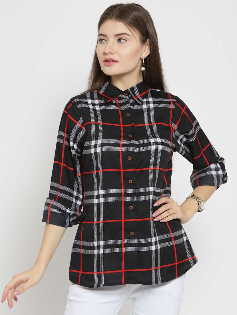 roll-up sleeved checkered shirt