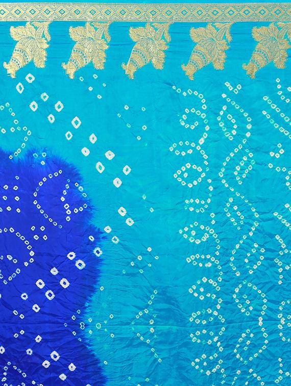 zari bordered bandhani saree with blouse - 15534405 - Standard Image - 4
