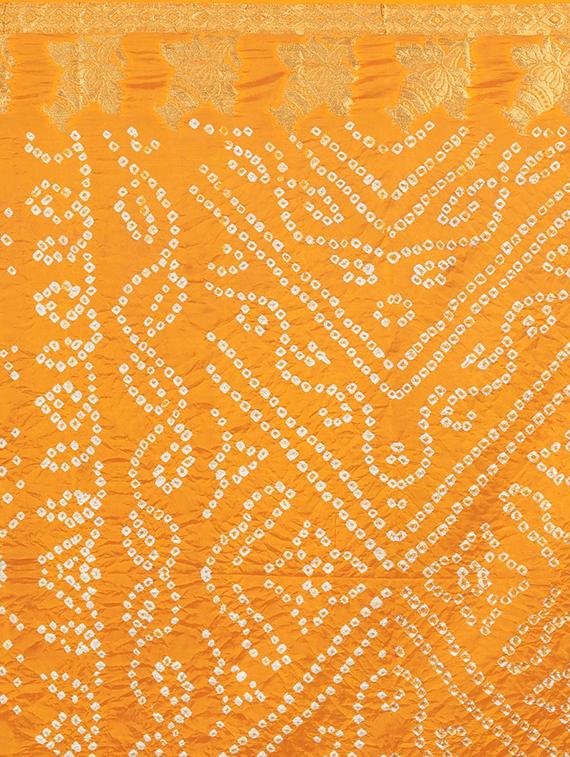 zari bordered bandhani saree with blouse - 15534415 - Standard Image - 4
