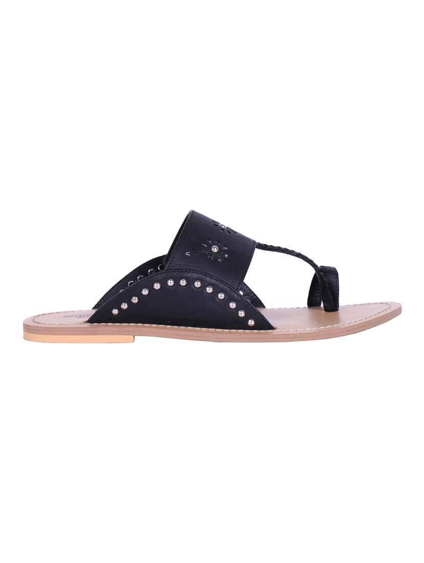 black one toe kolhapuris - 15650248 -  Standard Image - 1