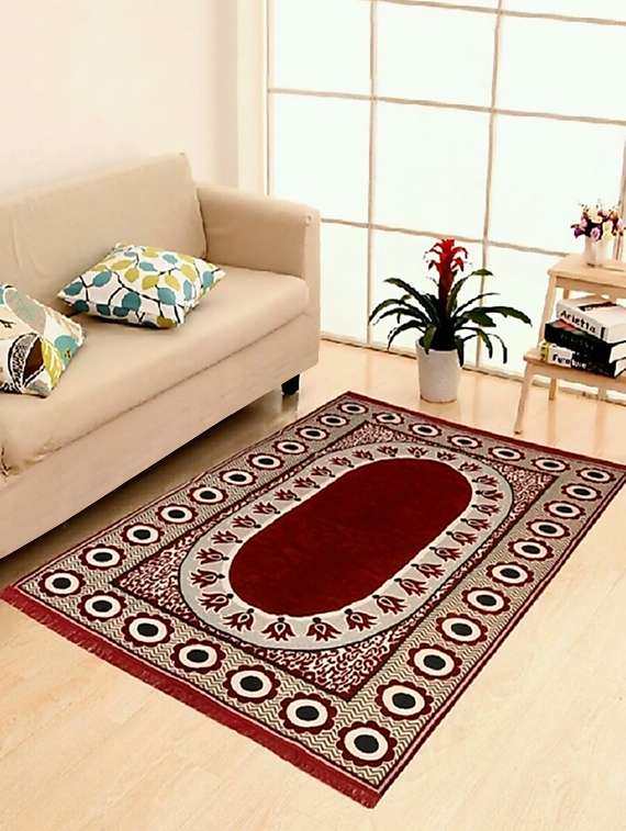 classic chennile carpets by homesense. size:5x7 feets
