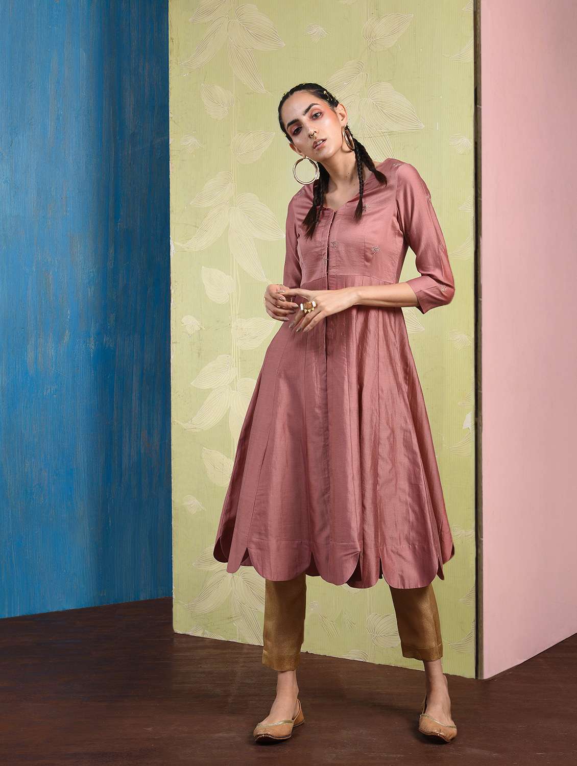 anarkali round hem embroidered kurta