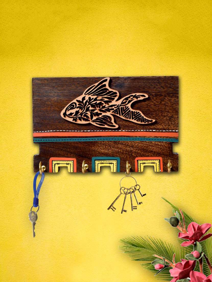 unravel india sheesham wood handcarved & handpainted key holder