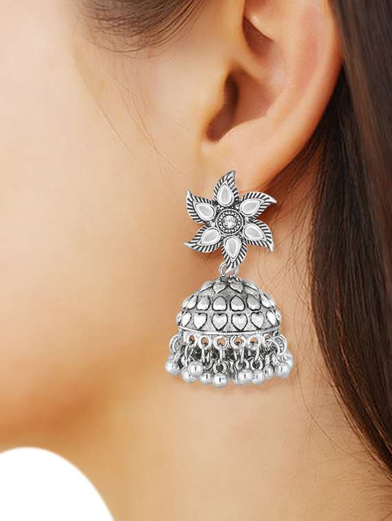 silver metal jhumka earring
