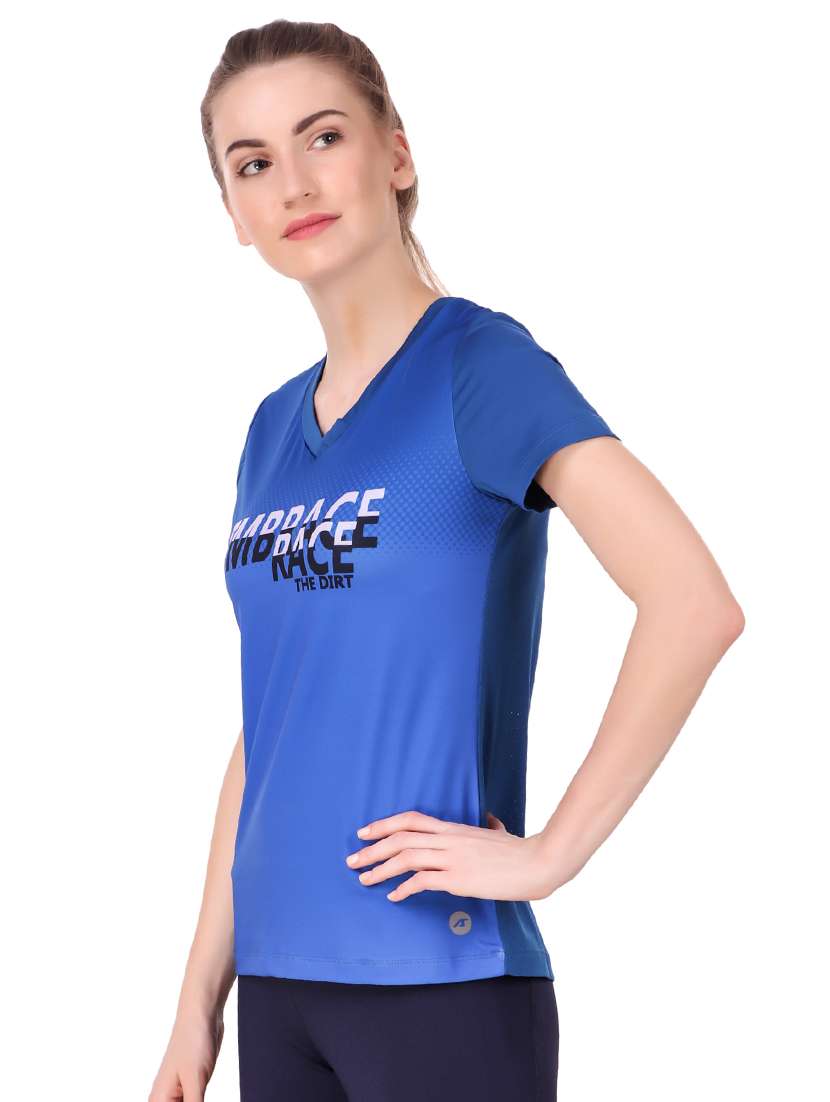 graphic print v-neck tee - 15735496 -  Standard Image - 1