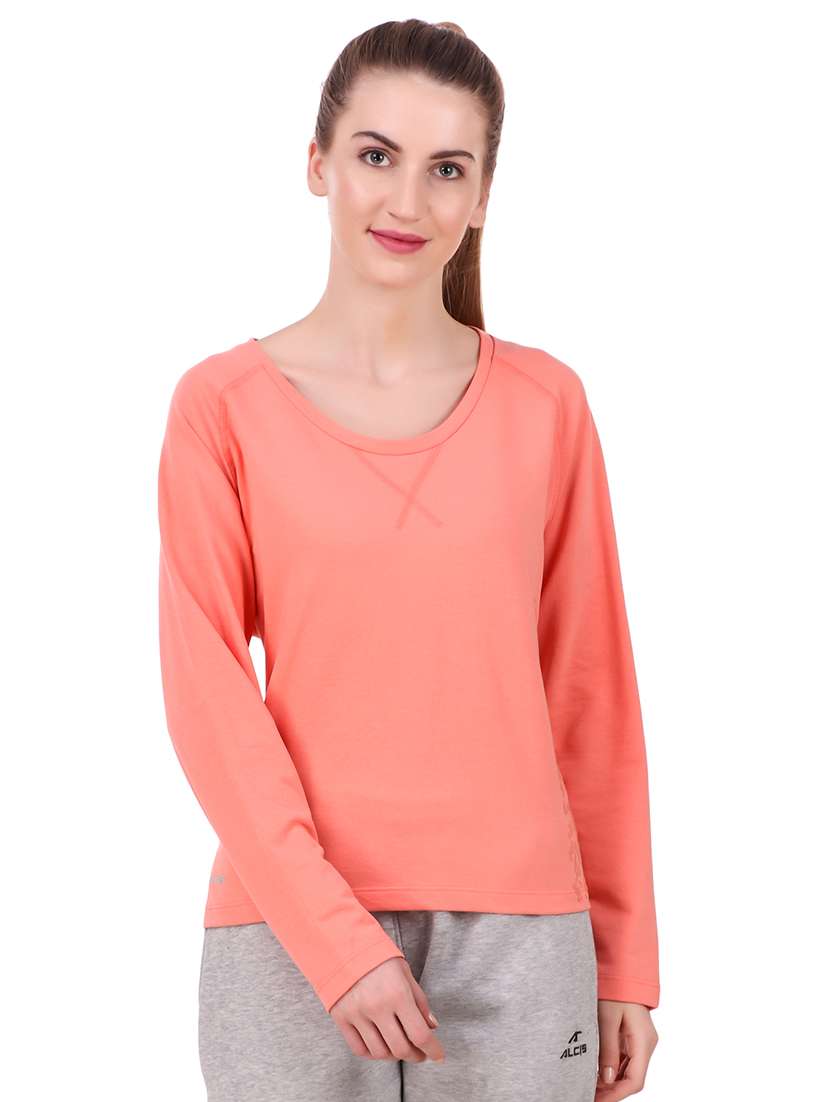 raglan sleeved sports tee