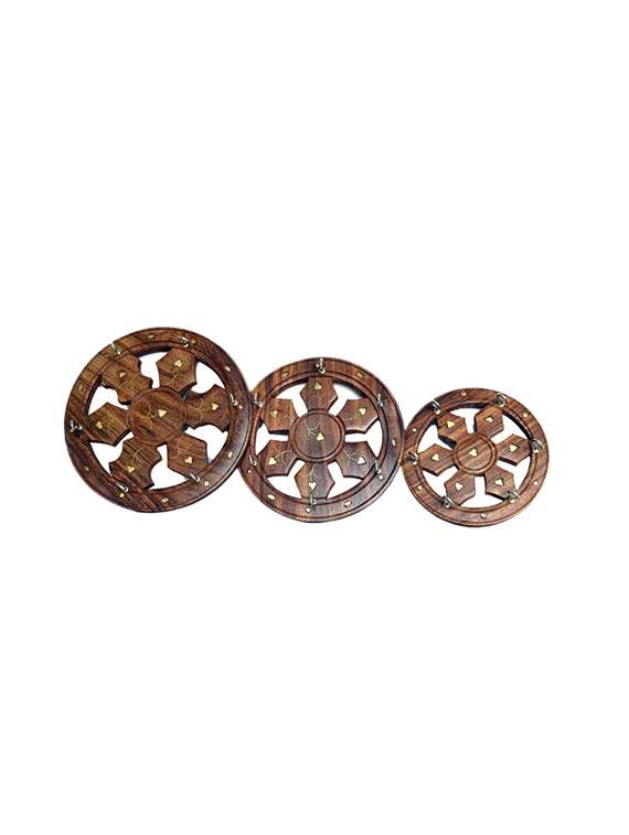 desi karigar round wheel shaped key hangers (set of 3)