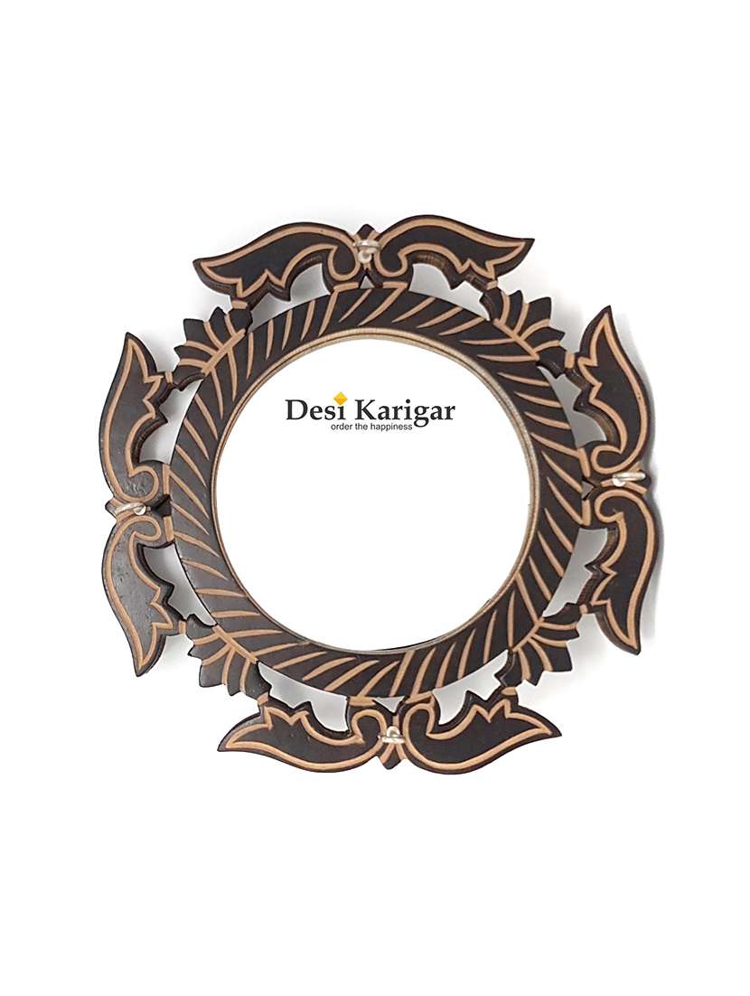 wooden antique key holder with mirror size(lxbxh-24x1x24) cm