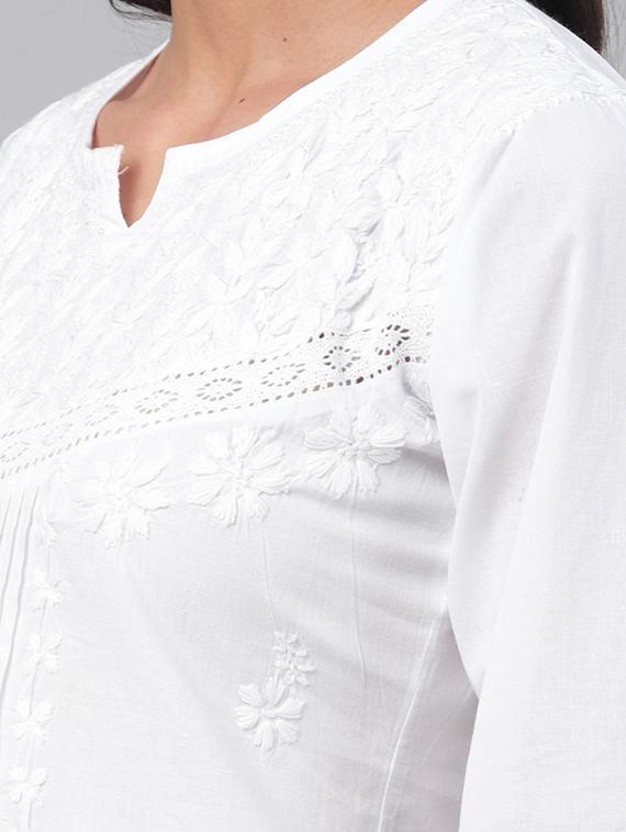 white long women chikankari cotton kurta - 15858684 - Standard Image - 4