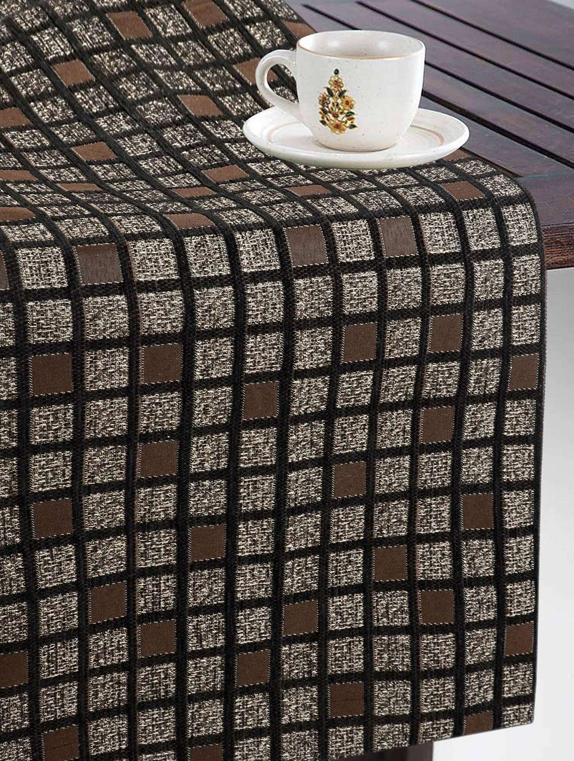  dining table kitchen placemats with runner - 15862233 -  Standard Image - 1