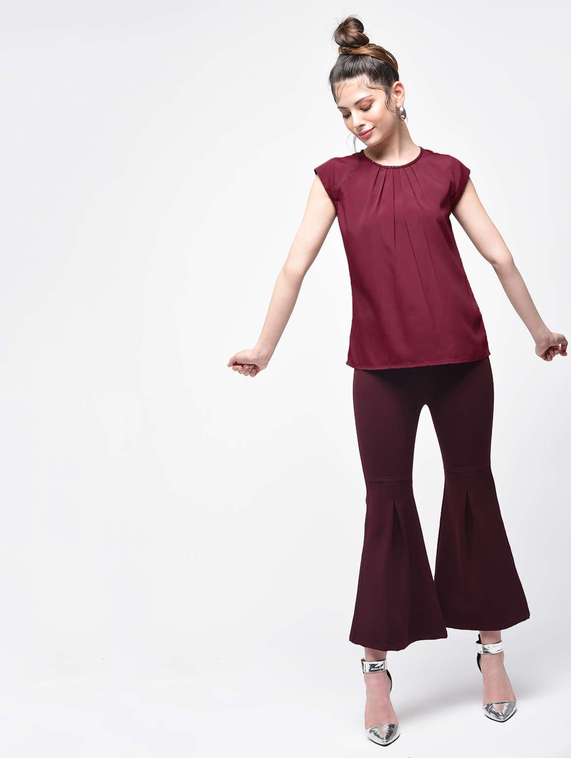 women's straight round neck top