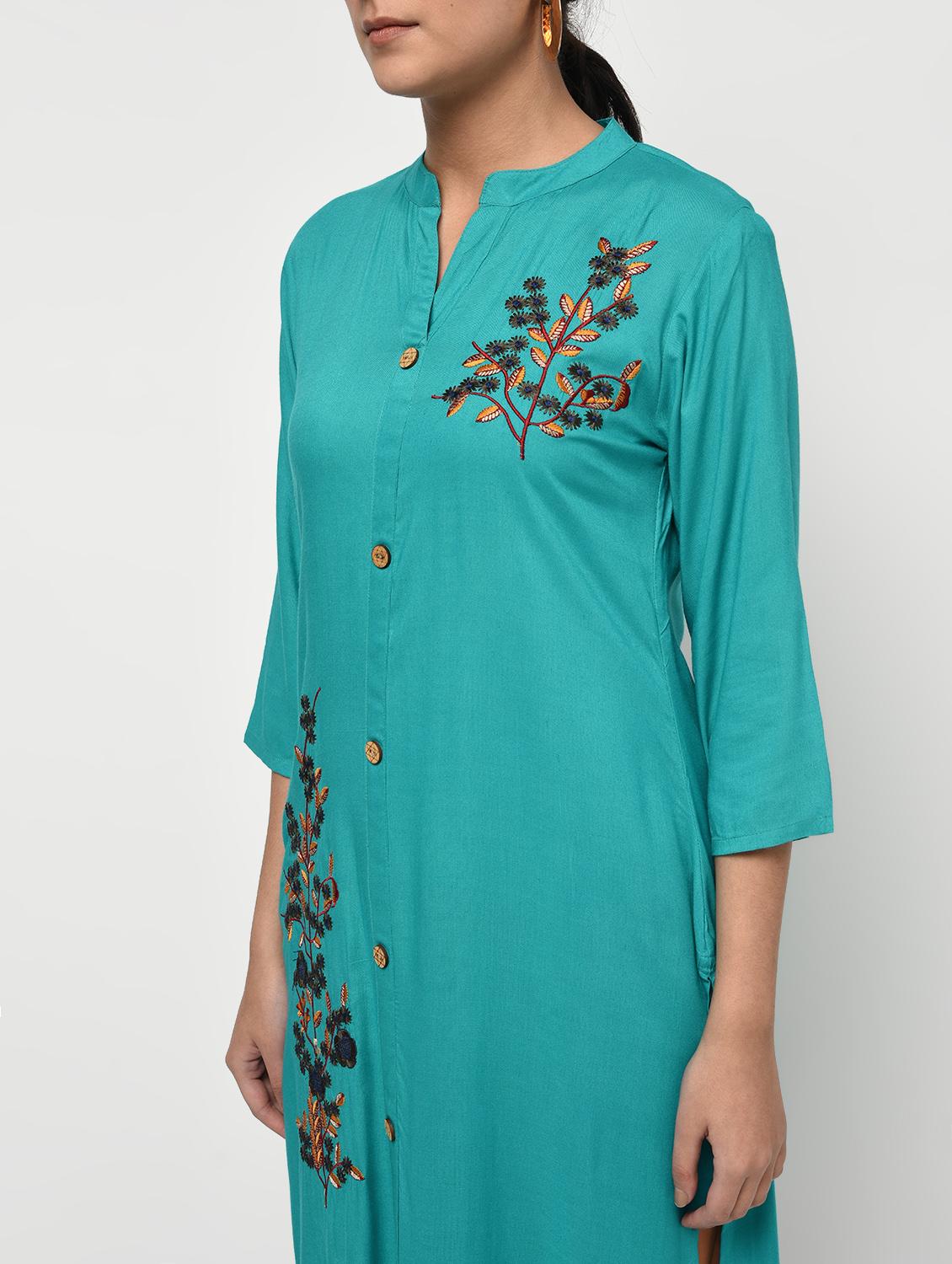 embroidered straight kurta - 15931432 - Standard Image - 4