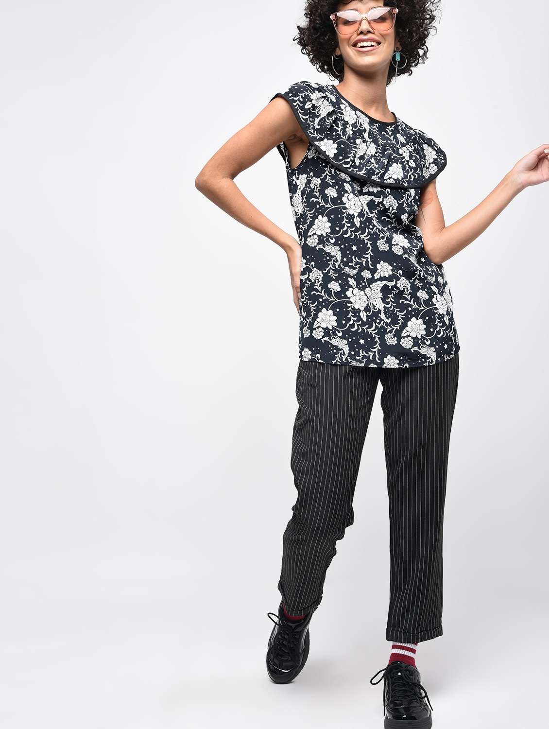 piping detail floral top