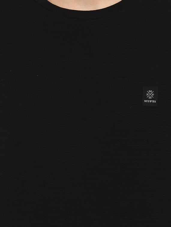 black solid t-shirt - 15968587 - Standard Image - 4