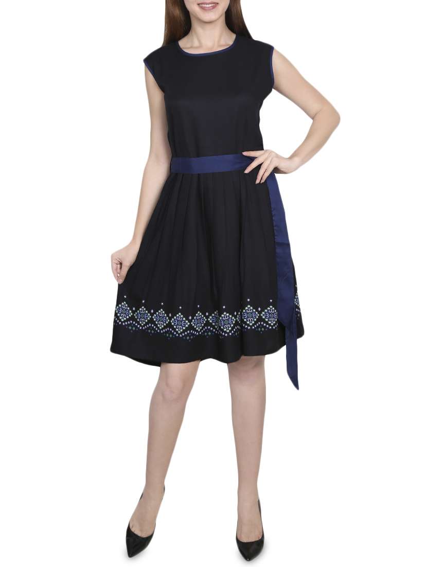 tie up waist pleated a-line dress