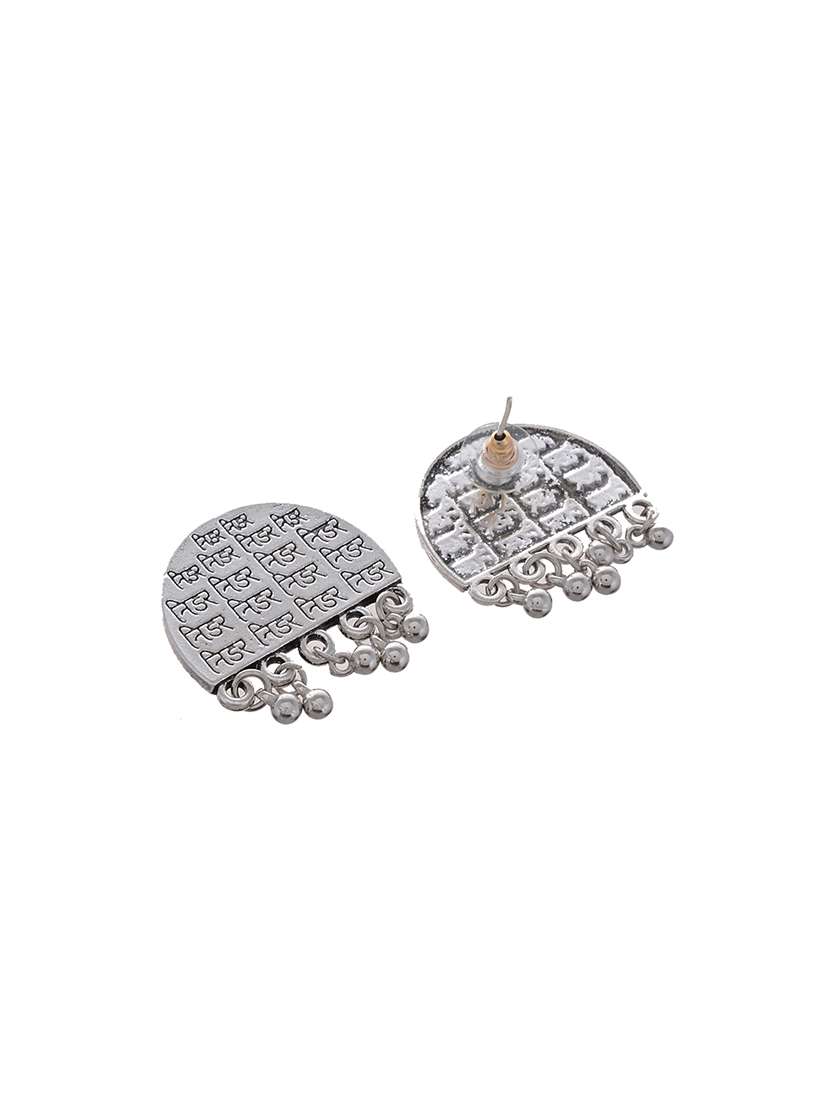 silver metal studs earring - 15996880 -  Standard Image - 1