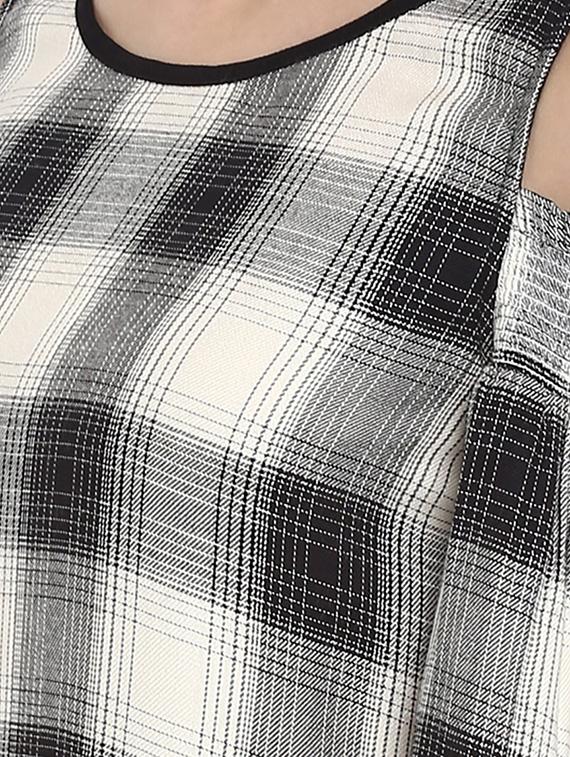 cold shoulder checkered top - 16005238 - Standard Image - 4